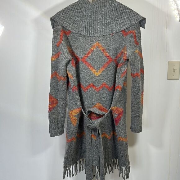 HINGE Women's Tribal Pattern Fringe Shawl Wrap Cardigan Gray Size Extra Small - Picture 9 of 10